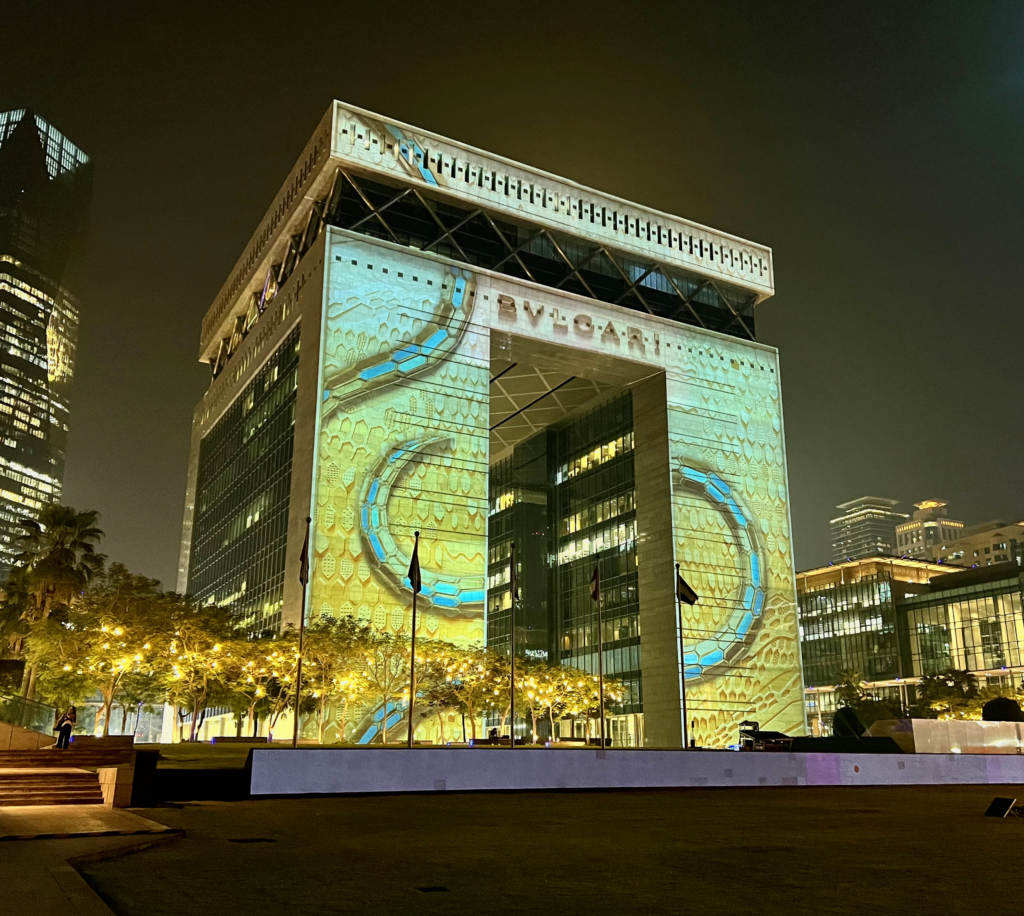 Digital Projection and Artabesk map Bulgari’s Serpenti tales