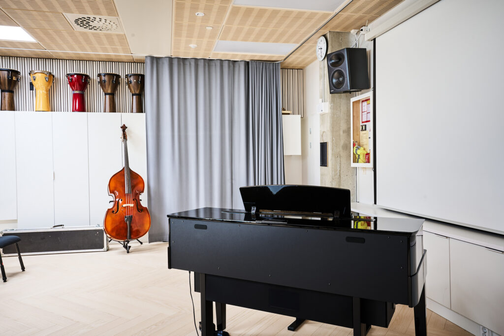 Lumit performing arts school relies on  Genelec to enhance creativity