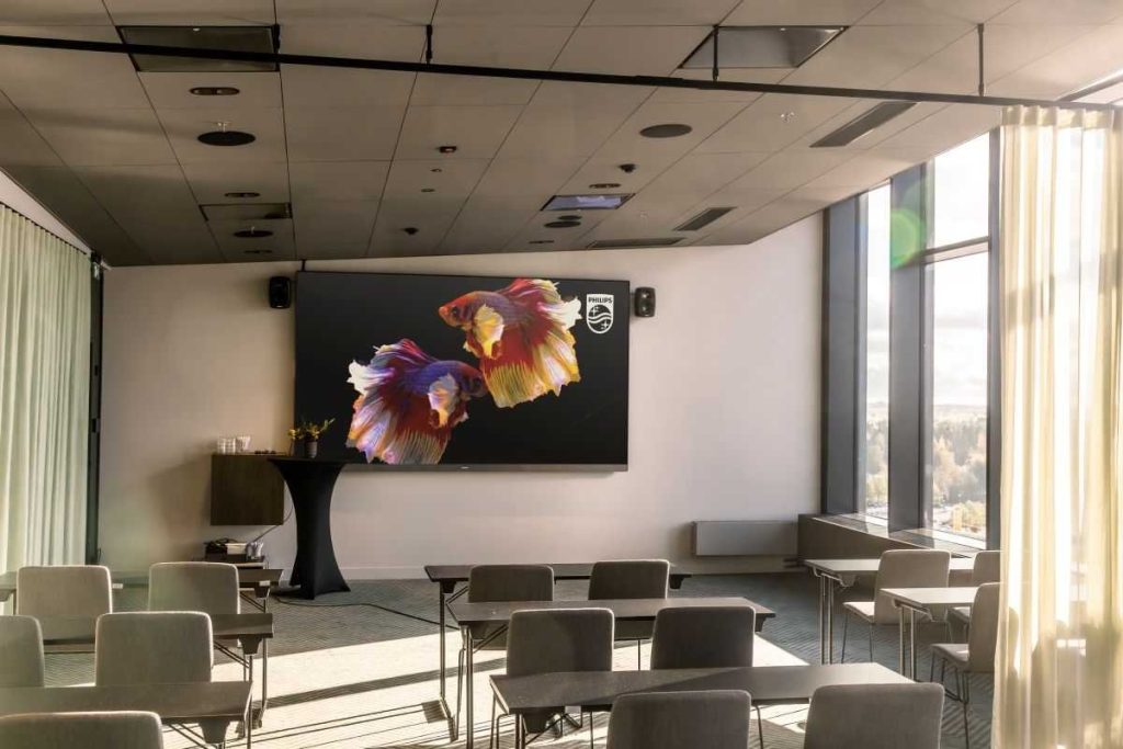 Clarion Hotel Helsinki takes guestroom entertainment and business capabilities to new heights